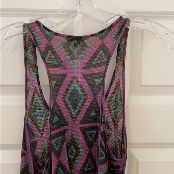 Geometric print tank - Picture 3 of 3